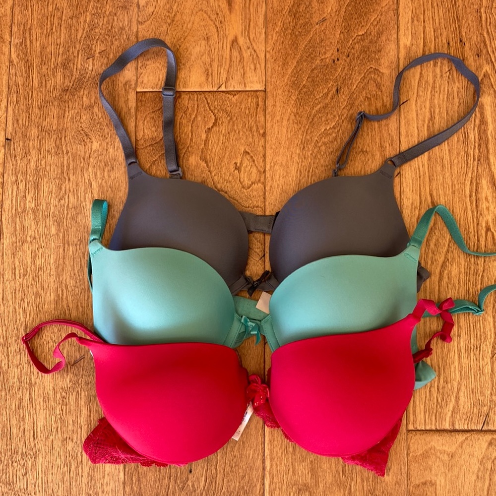 Victorias Secret bras 32B